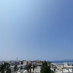 考林多斯酒店 2* Corinth