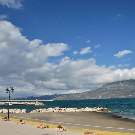 Korinthos فندق 2*